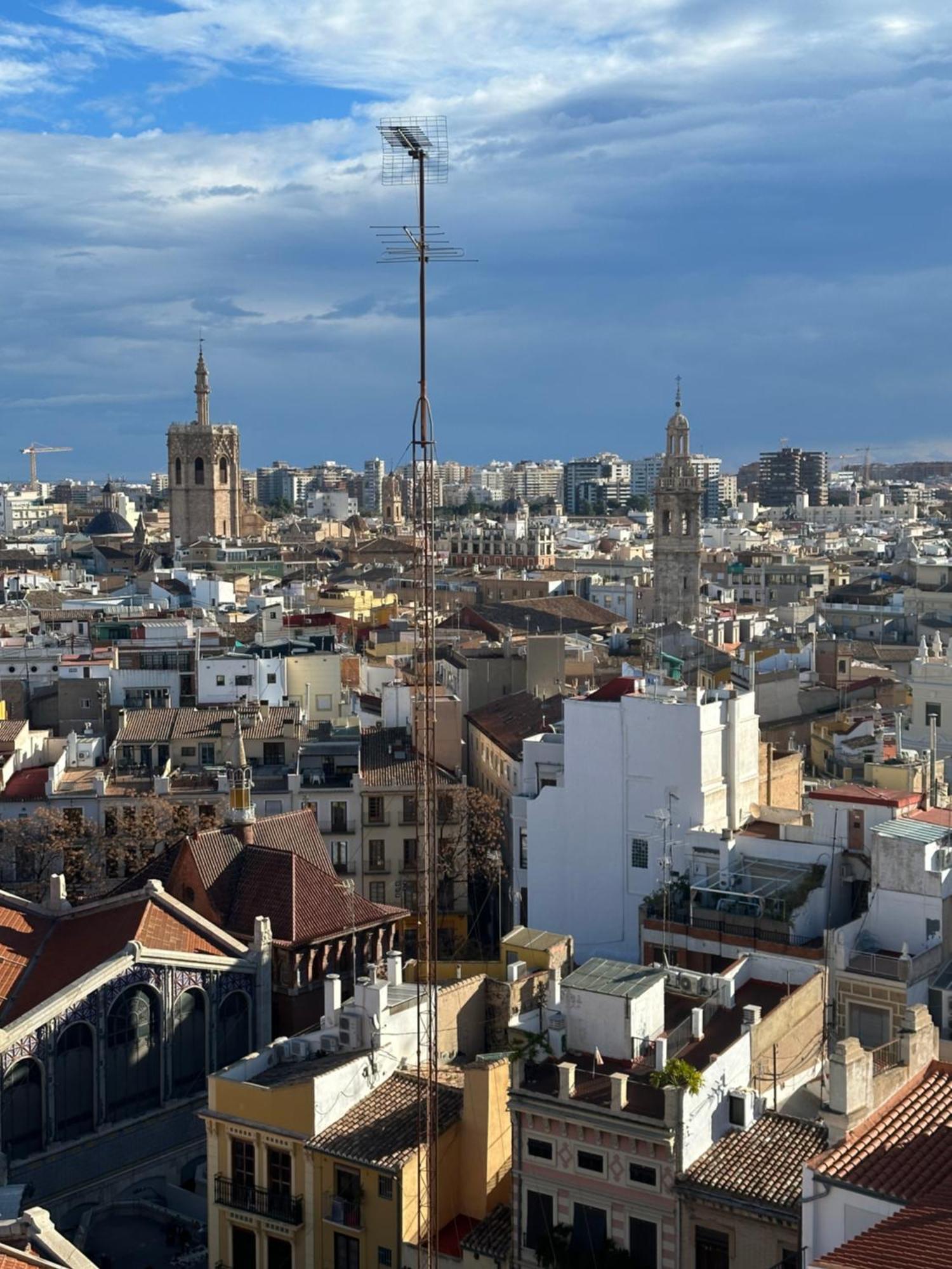 Mirador 1 Del Mercado Central - Habitacion Con Bano Privado En El Centro De La Ciudad Vella Валенсия Екстериор снимка